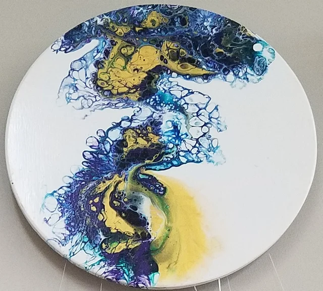 resin art on turntable